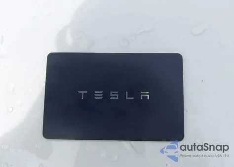 2026 Tesla Model Y Long Range Dual Motor All-Wheel Drive/Long Range Launch Series z USA, uszkodzony, nr VIN 7SAYGDEE9TF386369